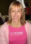 Medea Benjamin, cofondatrice de Code Pink a finalement pu pendre la parole lors d&rsquo;une conf�rence sur la paix � Vancouver.